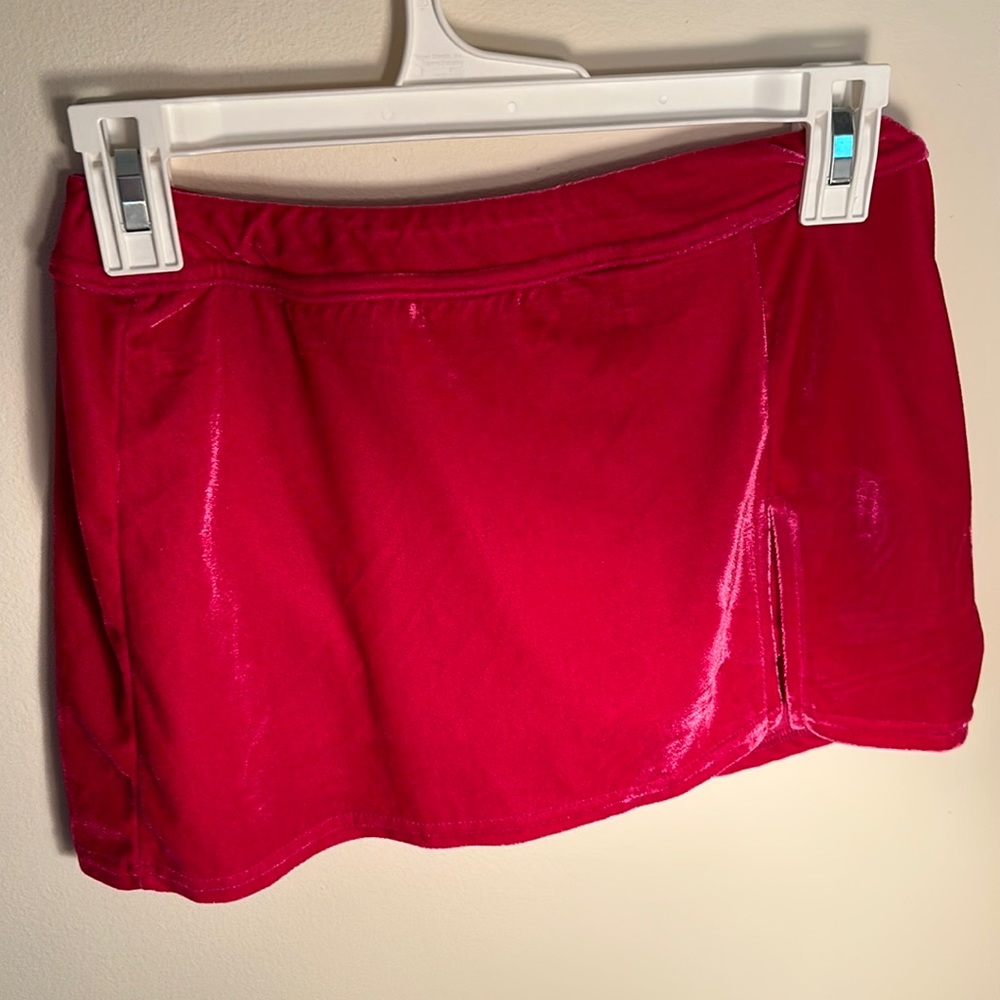 Urban Outfitters skort / size XS / hot pink